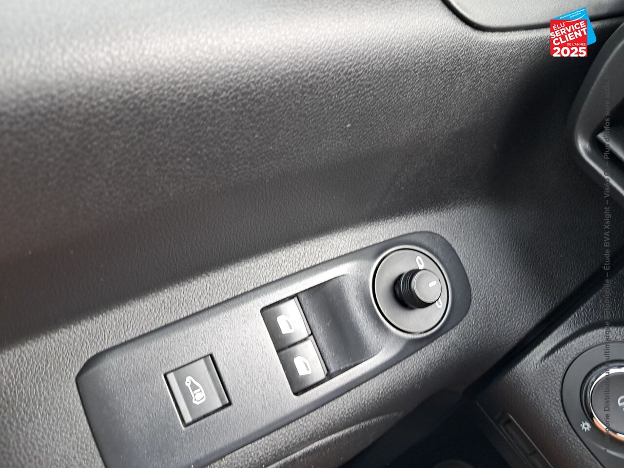 Véhicule d'occasion OPEL COMBO CARGO L1H1 1000KG 1.5 100CH PACK CLIM RADAR AR CARPLAY chez Renault Colmar