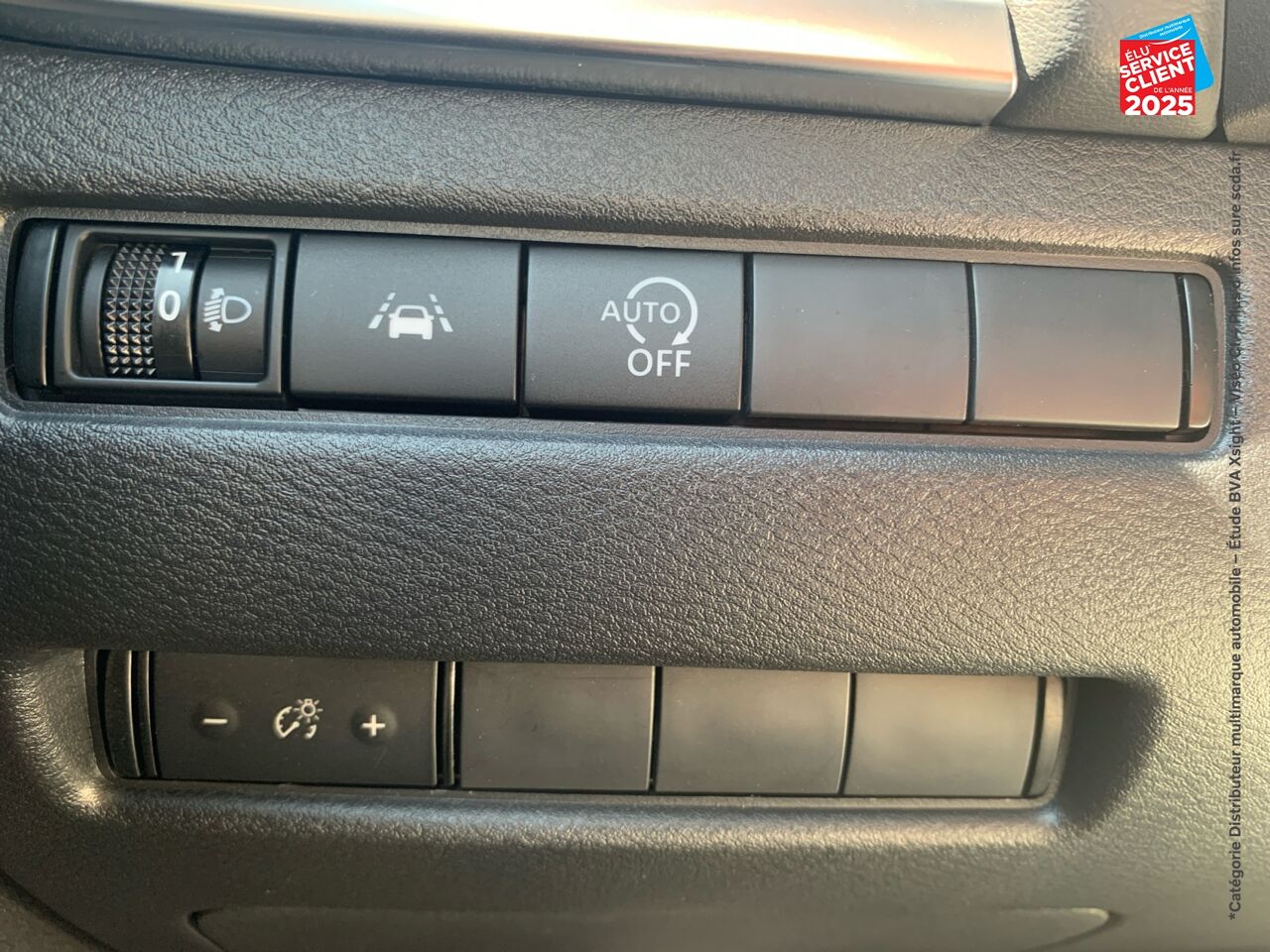 Véhicule d'occasion NISSAN QASHQAI 1.3 MILD HYBRID 158CH N-STYLE XTRONIC chez Renault Saint-Louis
