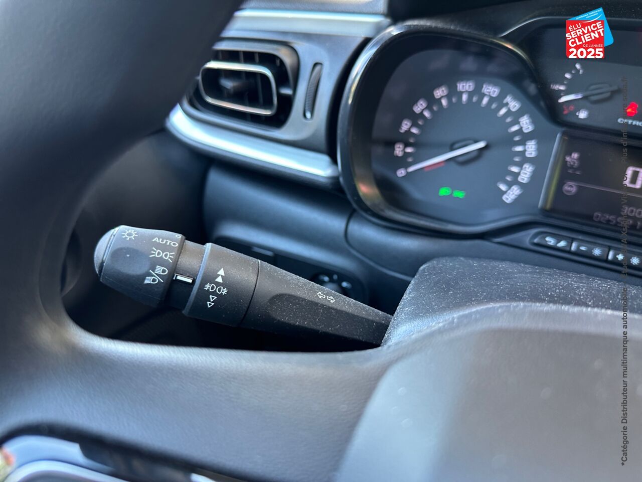 Véhicule d'occasion CITROEN C3 1.5 BLUEHDI 100CH SS C-SERIES E6.D chez Toyota Bar le Duc