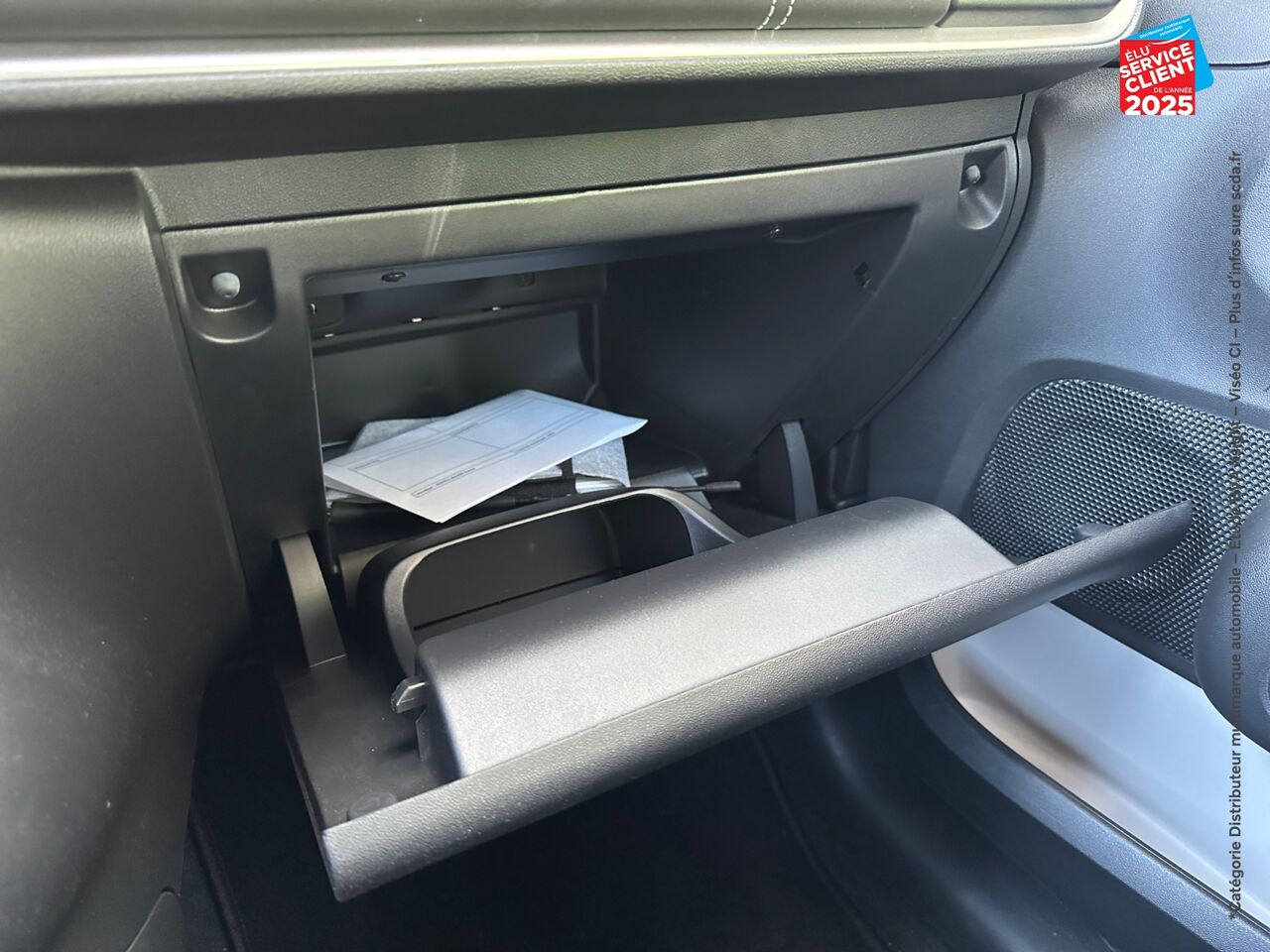 Véhicule d'occasion CITROEN C3 1.5 BLUEHDI 100CH SS C-SERIES E6.D chez Toyota Bar le Duc