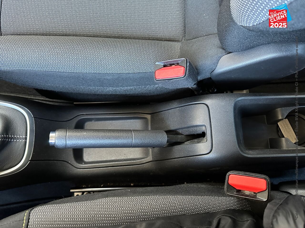 Véhicule d'occasion CITROEN C3 1.5 BLUEHDI 100CH SS C-SERIES E6.D chez Toyota Bar le Duc