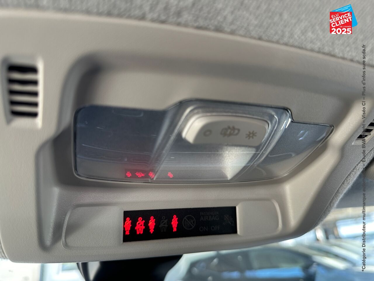 Véhicule d'occasion CITROEN C3 1.5 BLUEHDI 100CH SS C-SERIES E6.D chez Toyota Bar le Duc