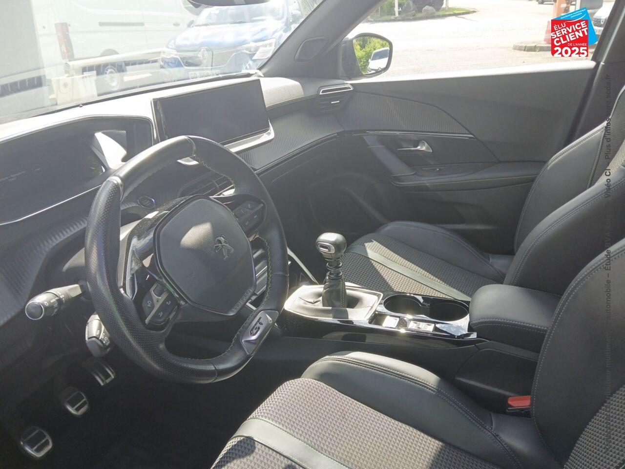 Véhicule d'occasion PEUGEOT 2008 1.2 PURETECH 130CH SS GT LINE 7CV chez Hyundai Reims