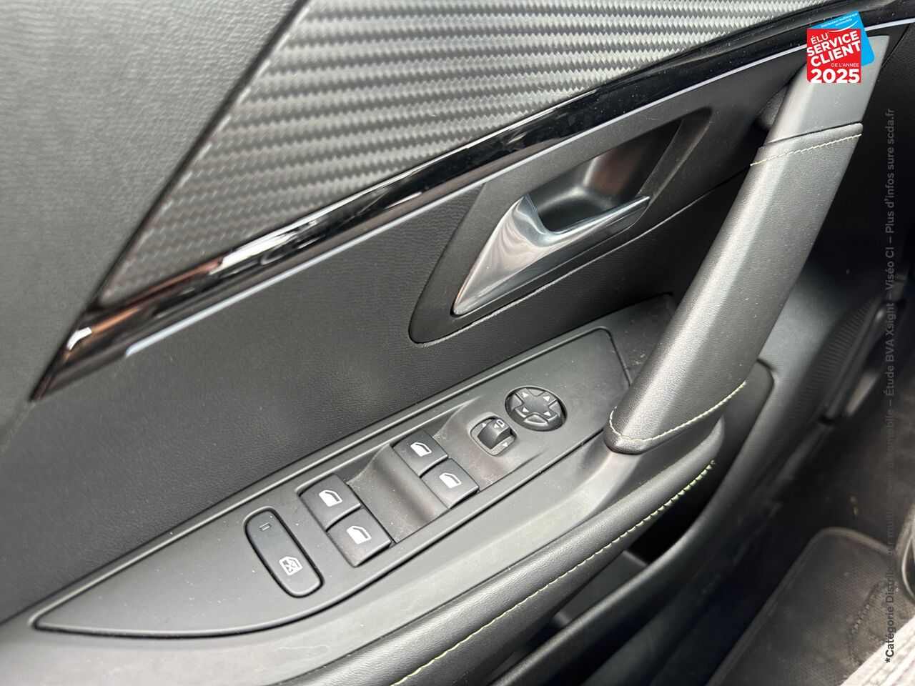 Véhicule d'occasion PEUGEOT 208 1.2 PURETECH 100CH SS GT LINE chez Toyota Bar le Duc