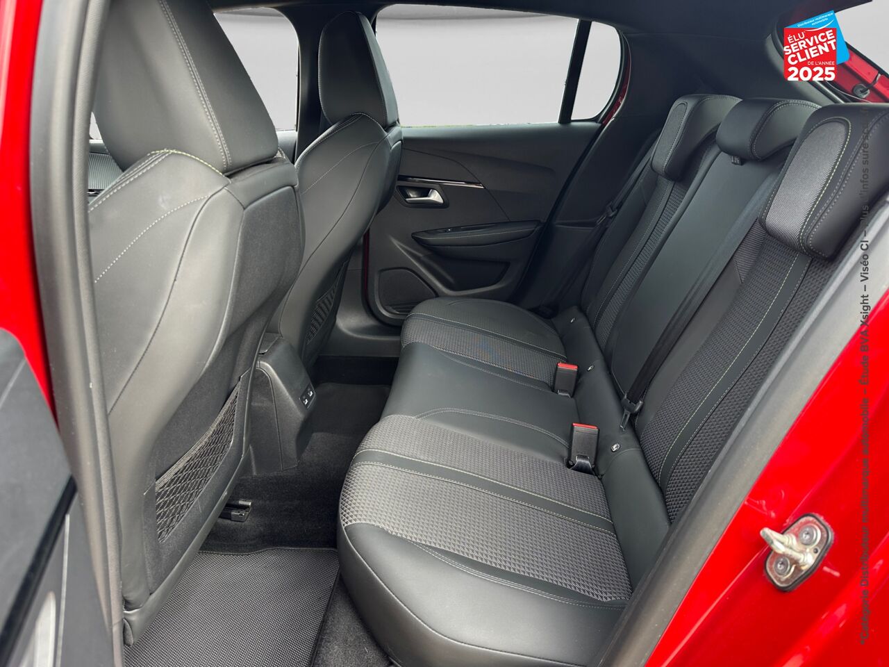 Véhicule d'occasion PEUGEOT 208 1.2 PURETECH 100CH SS GT LINE chez Toyota Bar le Duc