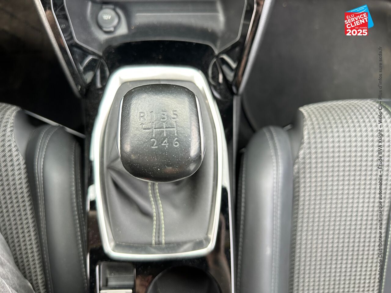 Véhicule d'occasion PEUGEOT 208 1.2 PURETECH 100CH SS GT LINE chez Toyota Bar le Duc
