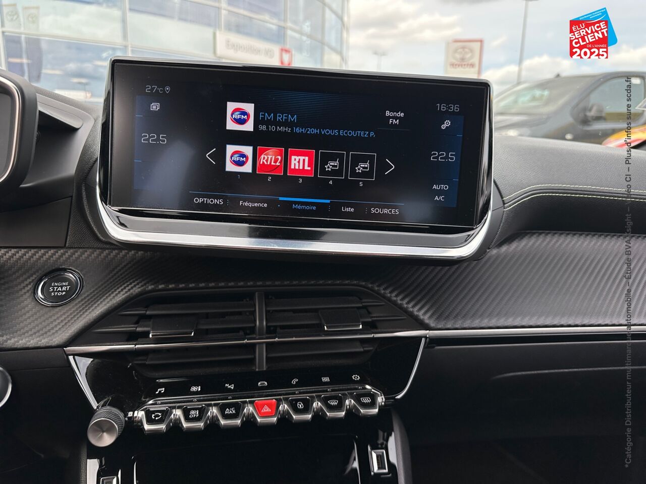 Véhicule d'occasion PEUGEOT 208 1.2 PURETECH 100CH SS GT LINE chez Toyota Bar le Duc