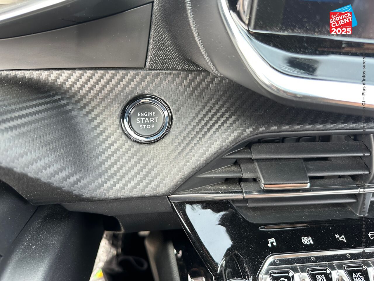 Véhicule d'occasion PEUGEOT 208 1.2 PURETECH 100CH SS GT LINE chez Toyota Bar le Duc