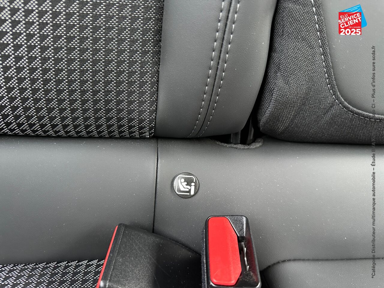 Véhicule d'occasion PEUGEOT 208 1.2 PURETECH 100CH SS GT LINE chez Toyota Bar le Duc
