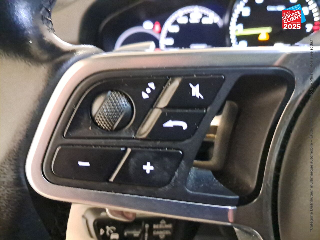 Véhicule d'occasion PORSCHE CAYENNE 3.0 462CH E-HYBRID chez BMW Besançon