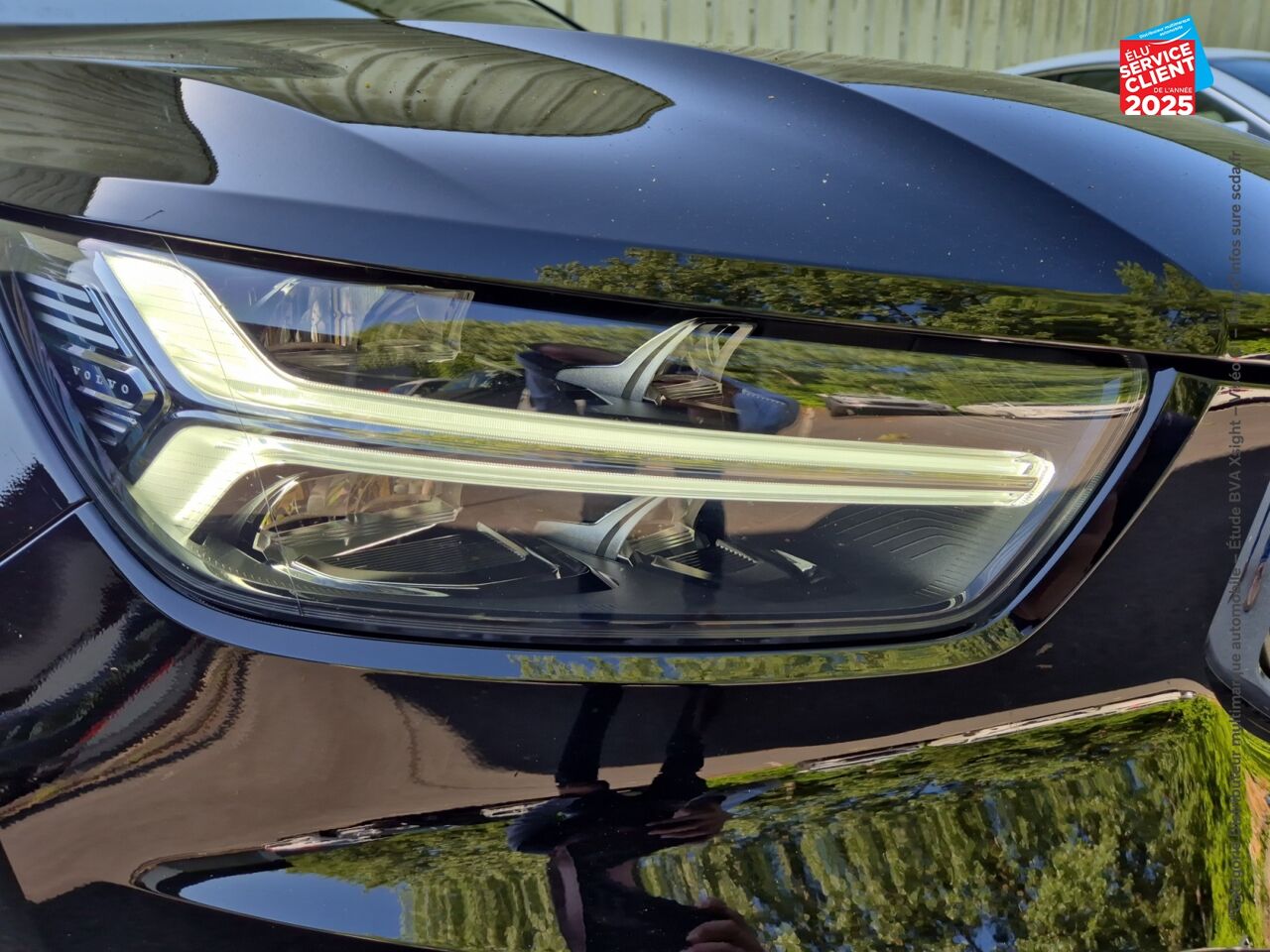 Véhicule d'occasion VOLVO XC40 T2 129CH MOMENTUM BUSINESS GEARTRONIC 8 chez Volvo Epernay