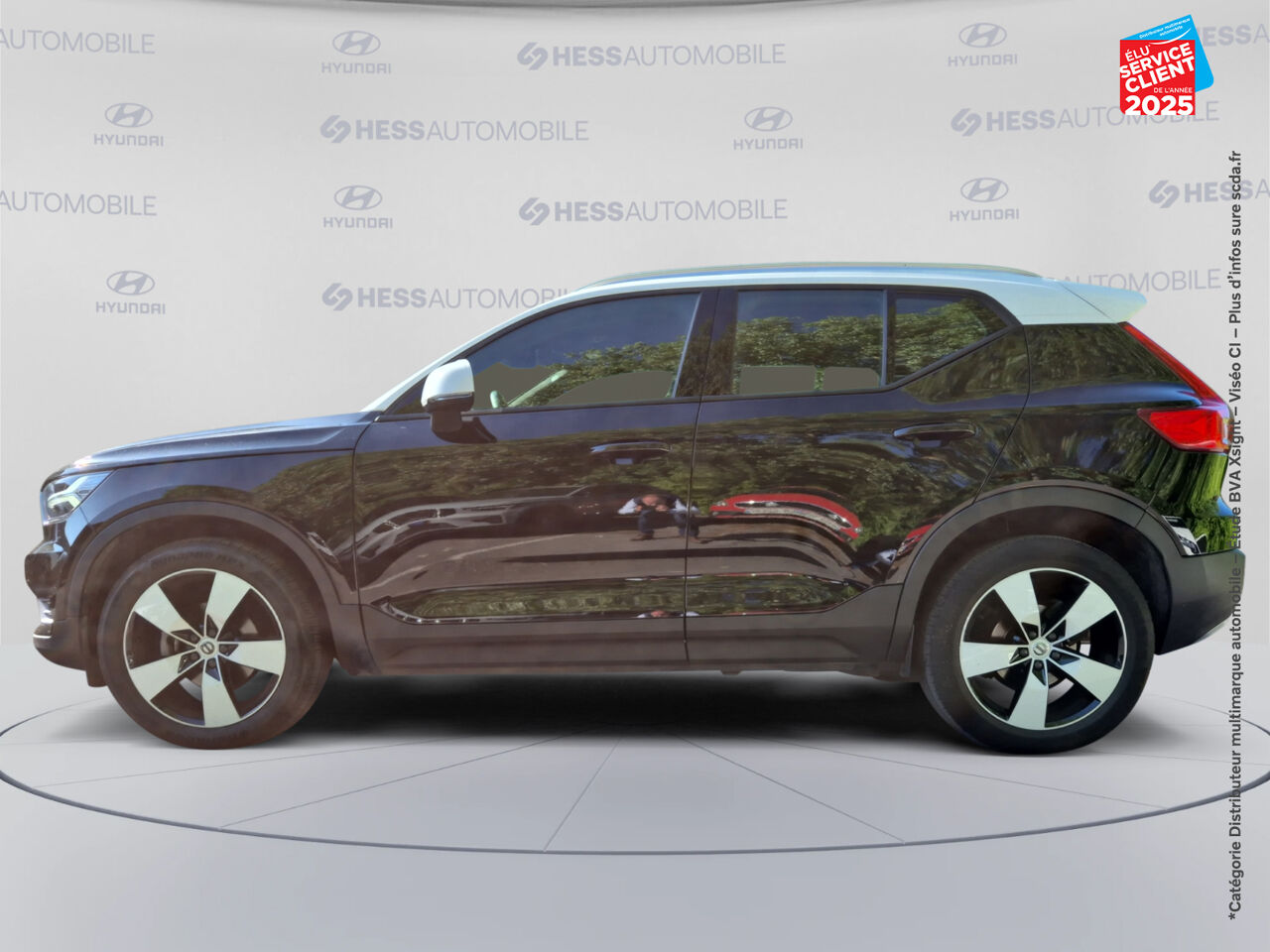 Véhicule d'occasion VOLVO XC40 T2 129CH MOMENTUM BUSINESS GEARTRONIC 8 chez Volvo Epernay