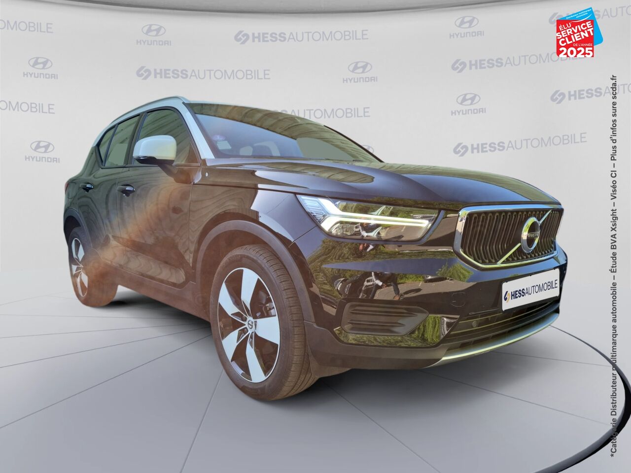 Véhicule d'occasion VOLVO XC40 T2 129CH MOMENTUM BUSINESS GEARTRONIC 8 chez Volvo Epernay