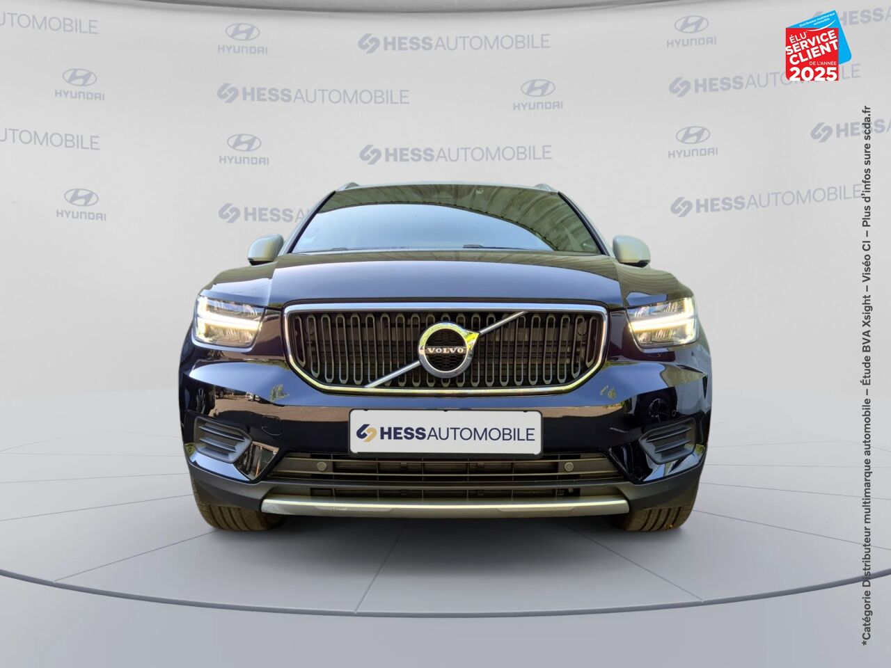 Véhicule d'occasion VOLVO XC40 T2 129CH MOMENTUM BUSINESS GEARTRONIC 8 chez Volvo Epernay