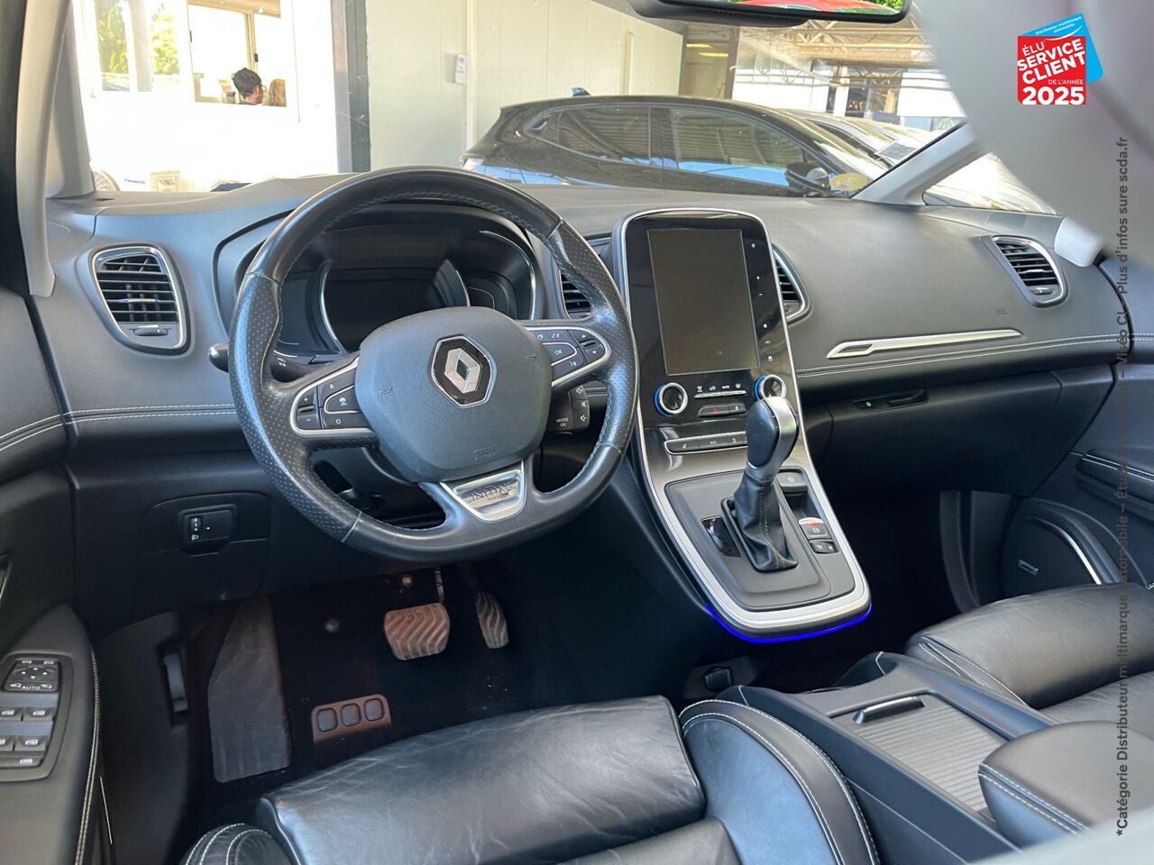 Véhicule d'occasion RENAULT SCENIC 1.7 BLUE DCI 150CH INITIALE PARIS EDC chez Renault Saint-Louis