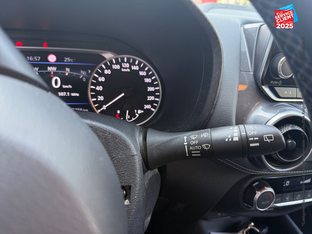 Véhicule d'occasion NISSAN JUKE 1.0 DIG-T 114CH N-CONNECTA 2021.5 chez Renault Sélestat