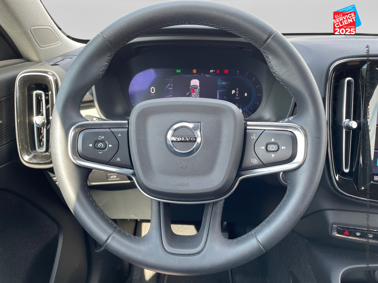 Véhicule d'occasion VOLVO XC40 B3 163CH PLUS DCT 7 chez Volvo Epernay