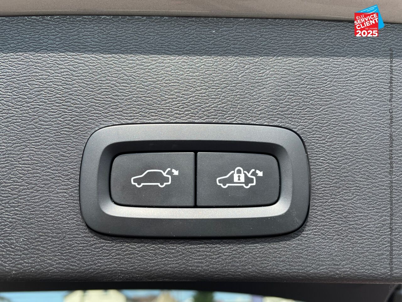 Véhicule d'occasion VOLVO XC40 B3 163CH PLUS DCT 7 chez Volvo Epernay