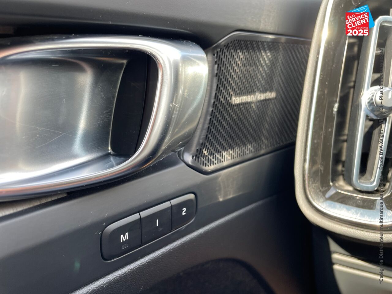 Véhicule d'occasion VOLVO XC40 B3 163CH PLUS DCT 7 chez Volvo Epernay