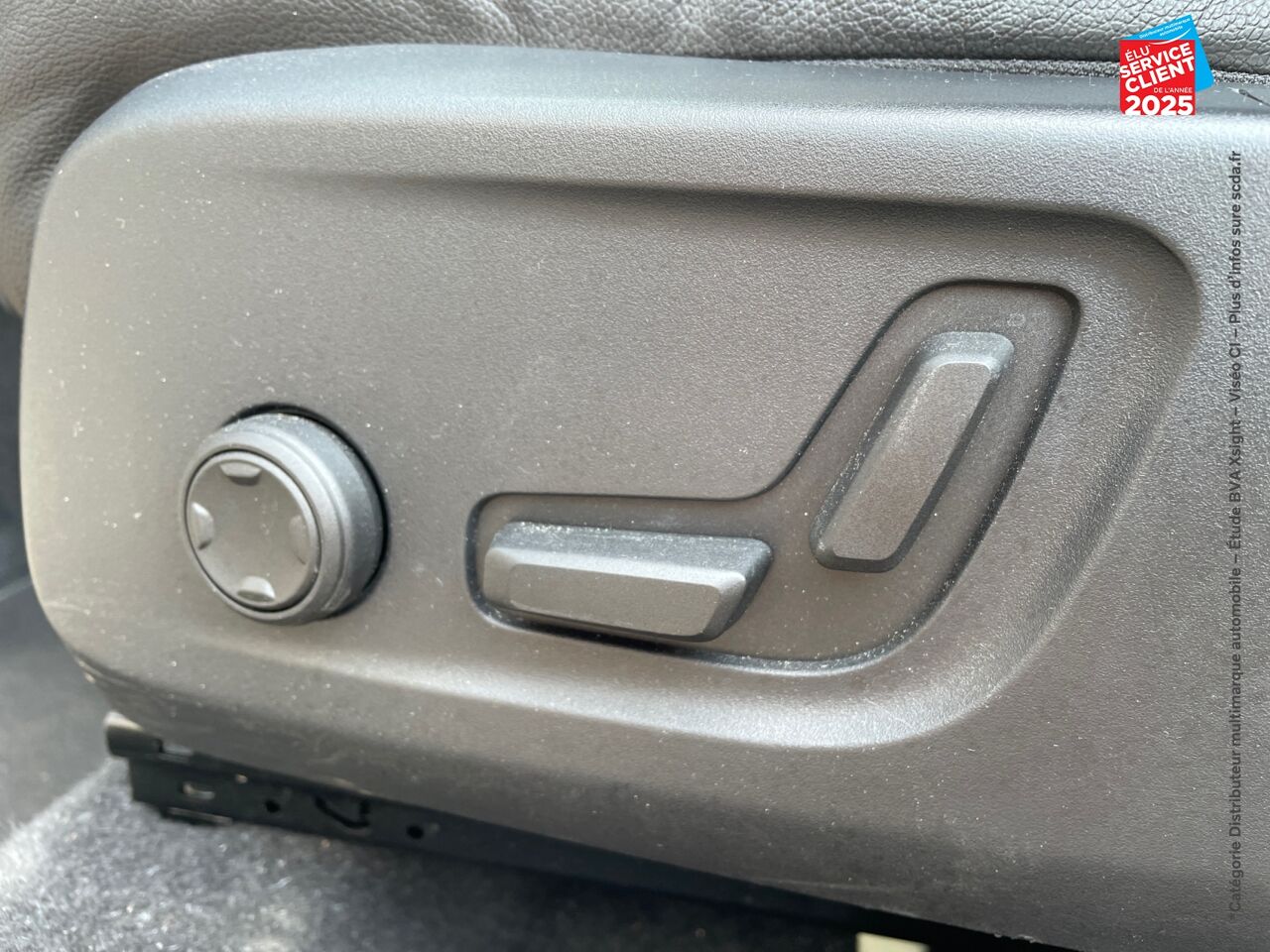 Véhicule d'occasion VOLVO XC40 B3 163CH PLUS DCT 7 chez Volvo Epernay
