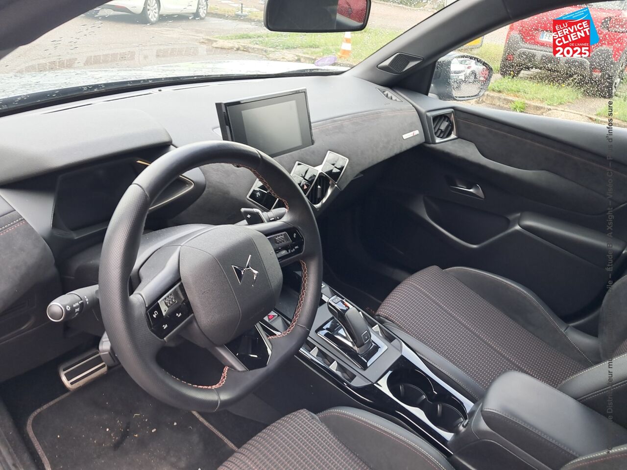 Véhicule d'occasion DS DS 3 CROSSBACK PURETECH 130CH PERFORMANCE LINE AUTOMATIQUE chez Volvo Chalons