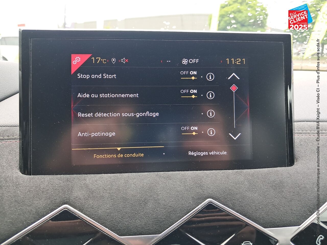 Véhicule d'occasion DS DS 3 CROSSBACK PURETECH 130CH PERFORMANCE LINE AUTOMATIQUE chez Volvo Chalons