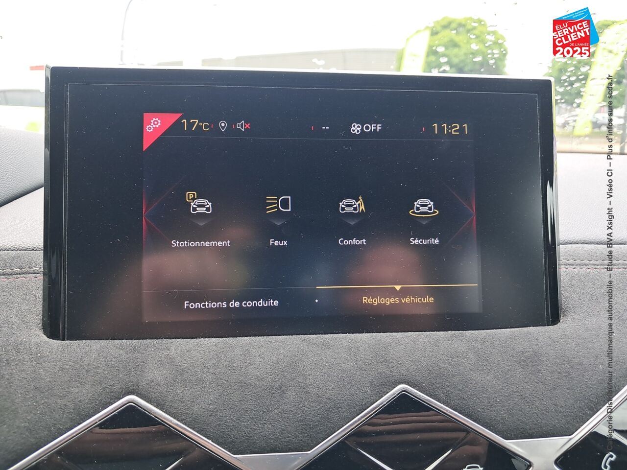 Véhicule d'occasion DS DS 3 CROSSBACK PURETECH 130CH PERFORMANCE LINE AUTOMATIQUE chez Volvo Chalons