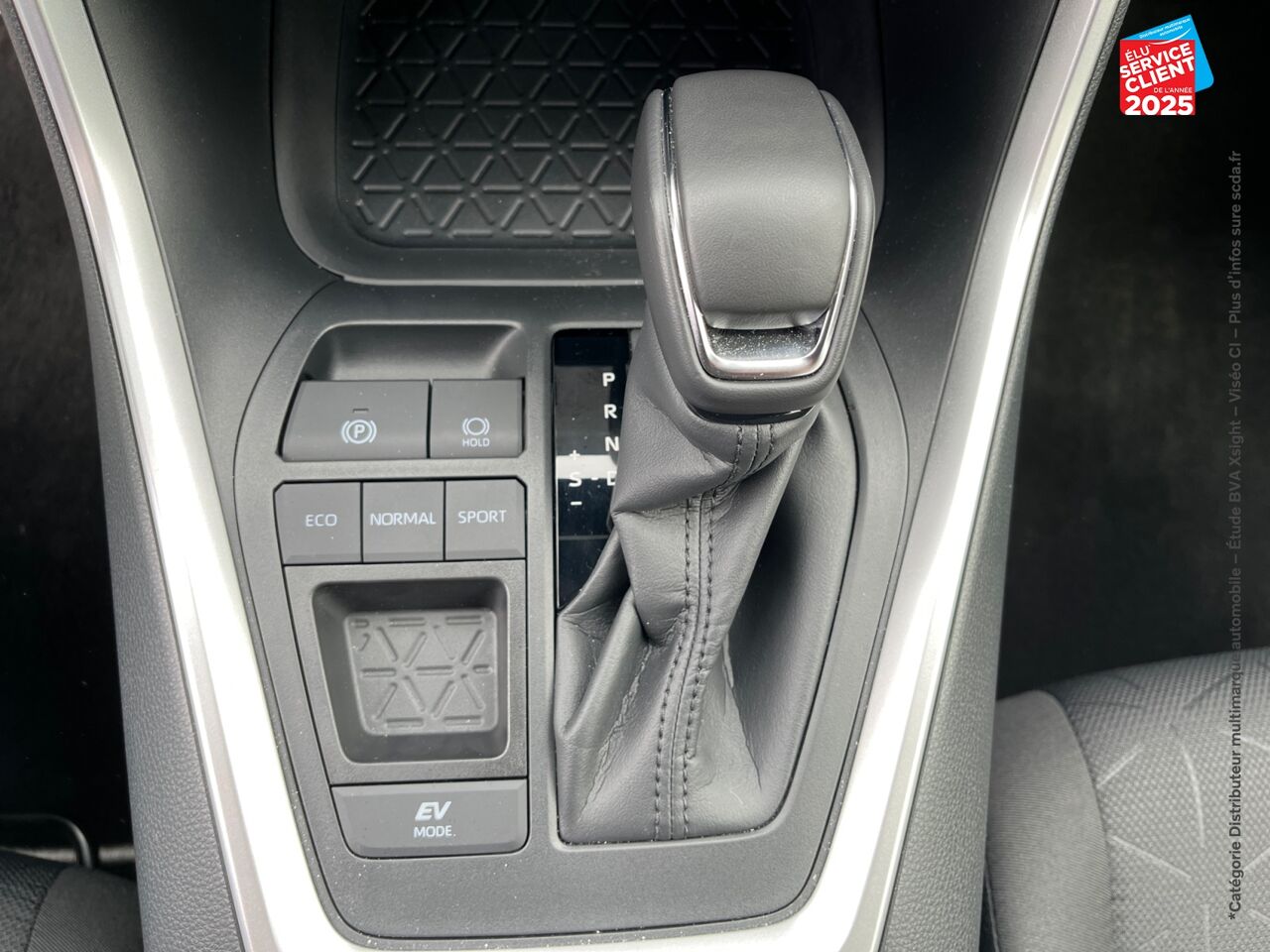 Véhicule d'occasion TOYOTA RAV4 2.5 HYBRIDE 218CH DYNAMIC 2WD MY24 GPS CAMERA chez Opel Saint-Dizier