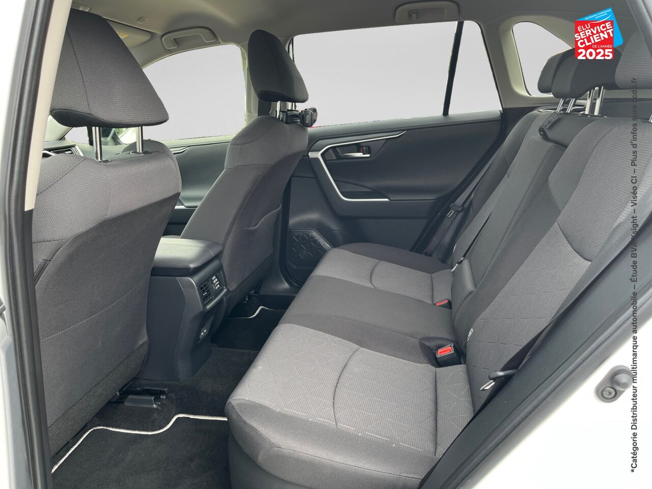 Véhicule d'occasion TOYOTA RAV4 2.5 HYBRIDE 218CH DYNAMIC 2WD MY24 GPS CAMERA chez Opel Saint-Dizier
