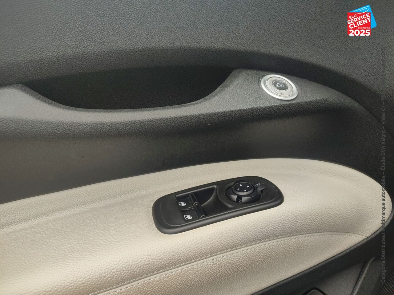 Véhicule d'occasion FIAT 500C E 118CH LA PRIMA STEP1 chez HESS Automobile