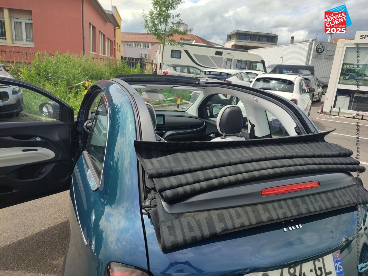 Véhicule d'occasion FIAT 500C E 118CH LA PRIMA STEP1 chez HESS Automobile