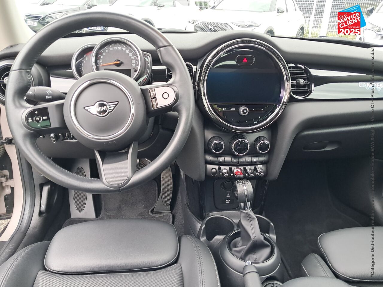 Véhicule d'occasion MINI MINI ONE 102CH EDITION CAMDEN SIEGES CUIR GPS CAMERA CARPLAY chez MINI Lons-Le-Saunier