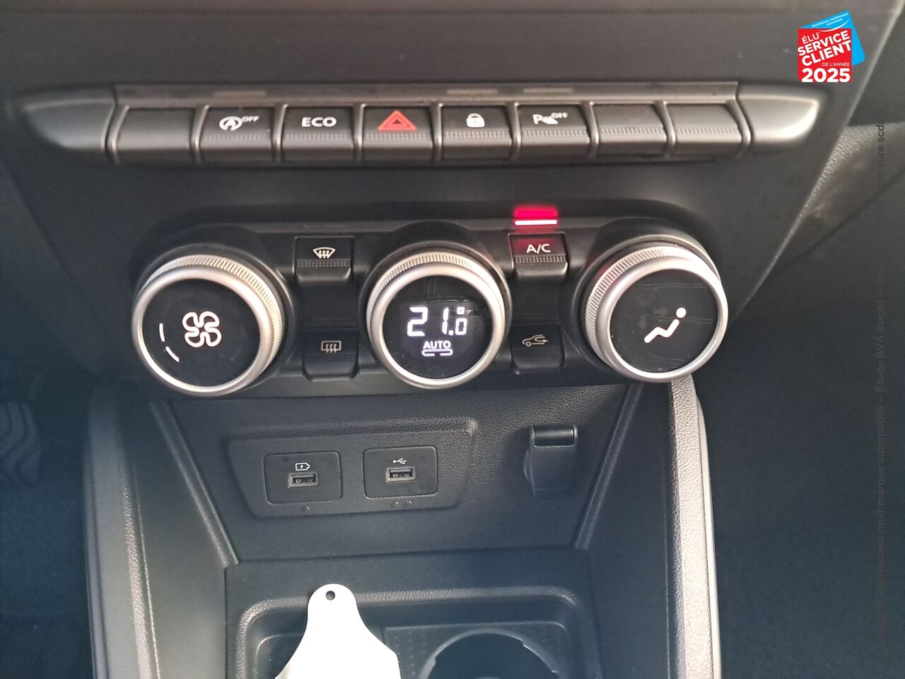Véhicule d'occasion DACIA DUSTER 1.0 ECO-G 100CH JOURNEY 4X2 GPS CAMERA chez Renault Saint-Louis