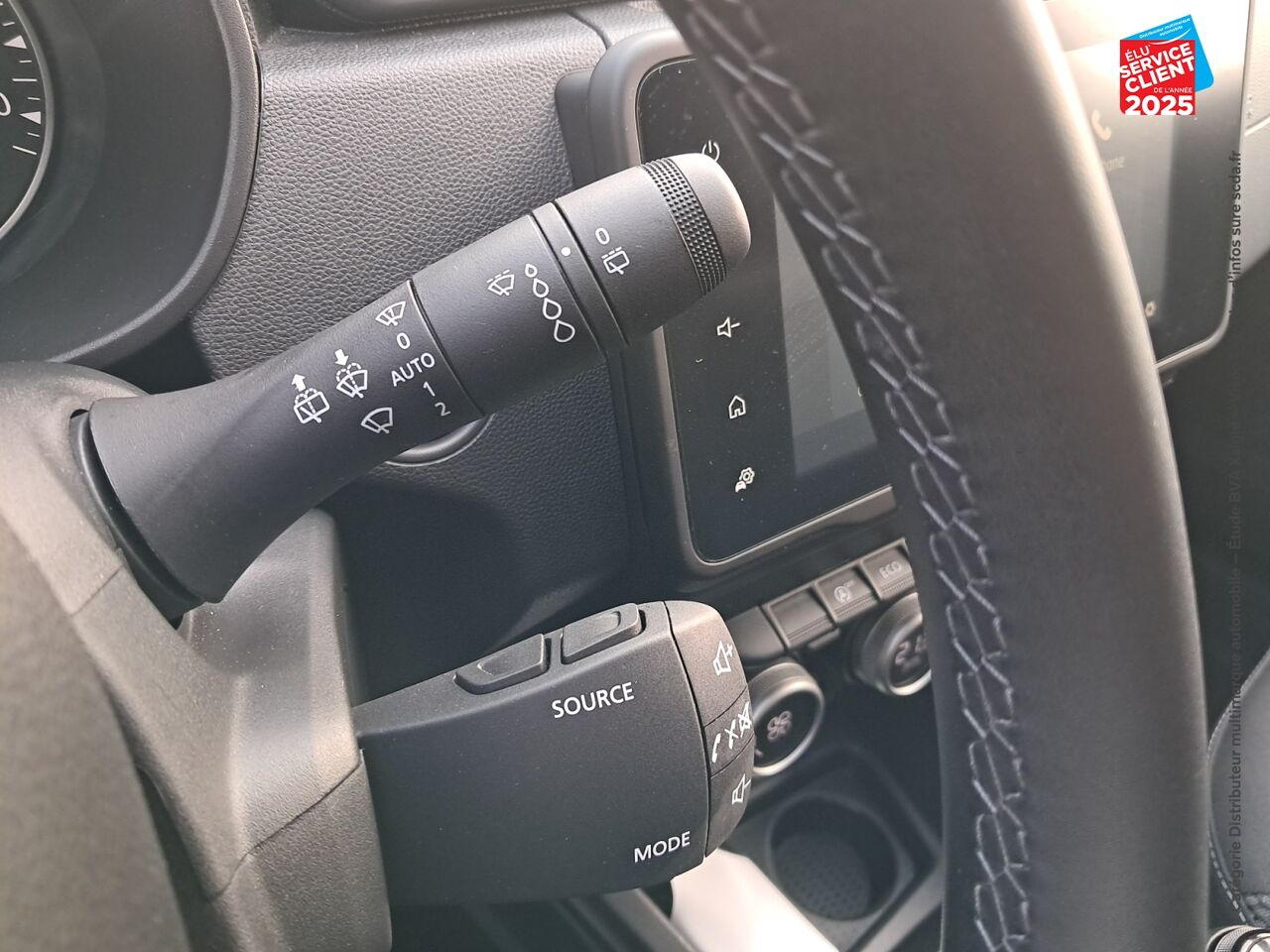Véhicule d'occasion DACIA DUSTER 1.0 ECO-G 100CH JOURNEY 4X2 GPS CAMERA chez Renault Saint-Louis