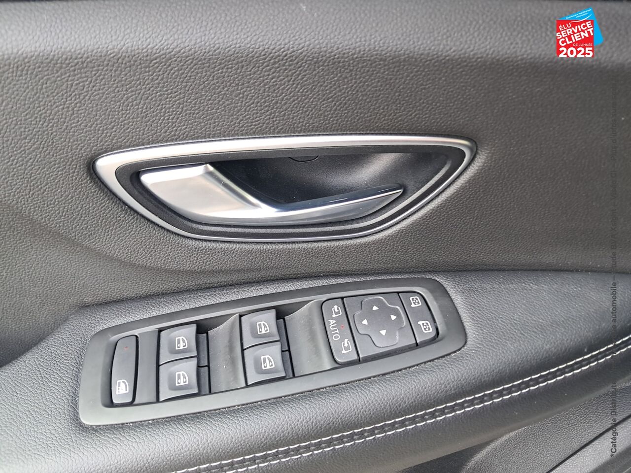 Véhicule d'occasion RENAULT SCENIC 1.7 BLUE DCI 150CH INTENS GPS CAMERA chez Renault Sélestat