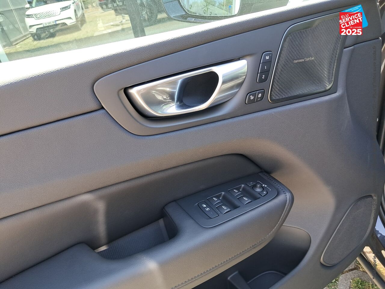 Véhicule d'occasion VOLVO XC60 T6 HYBRIDE RECHARGEABLE 253 + 145CH ULTRA STYLE DARK GEARTRONIC 8 AWD chez BMW Lons le Saunier