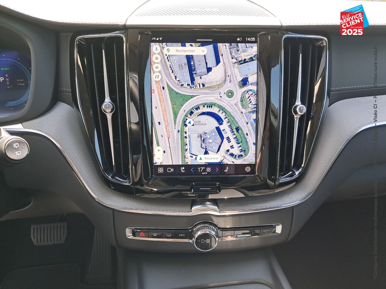 Véhicule d'occasion VOLVO XC60 T6 HYBRIDE RECHARGEABLE 253 + 145CH ULTRA STYLE DARK GEARTRONIC 8 AWD chez BMW Lons le Saunier