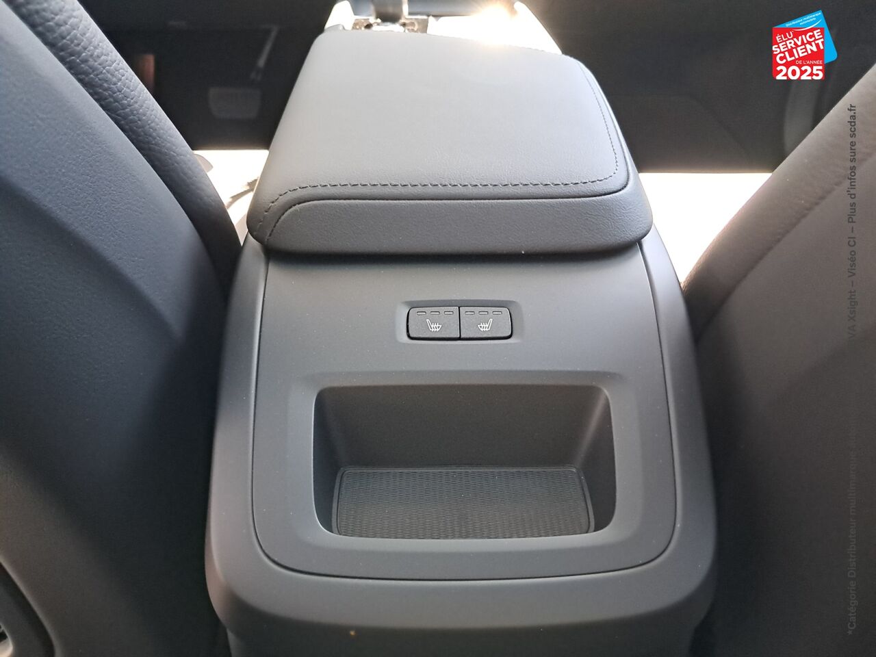 Véhicule d'occasion VOLVO XC60 T6 HYBRIDE RECHARGEABLE 253 + 145CH ULTRA STYLE DARK GEARTRONIC 8 AWD chez BMW Lons le Saunier