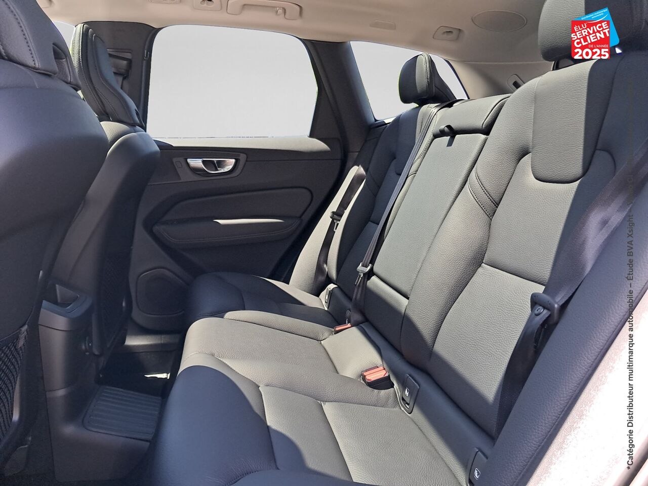 Véhicule d'occasion VOLVO XC60 T6 HYBRIDE RECHARGEABLE 253 + 145CH ULTRA STYLE DARK GEARTRONIC 8 AWD chez BMW Lons le Saunier