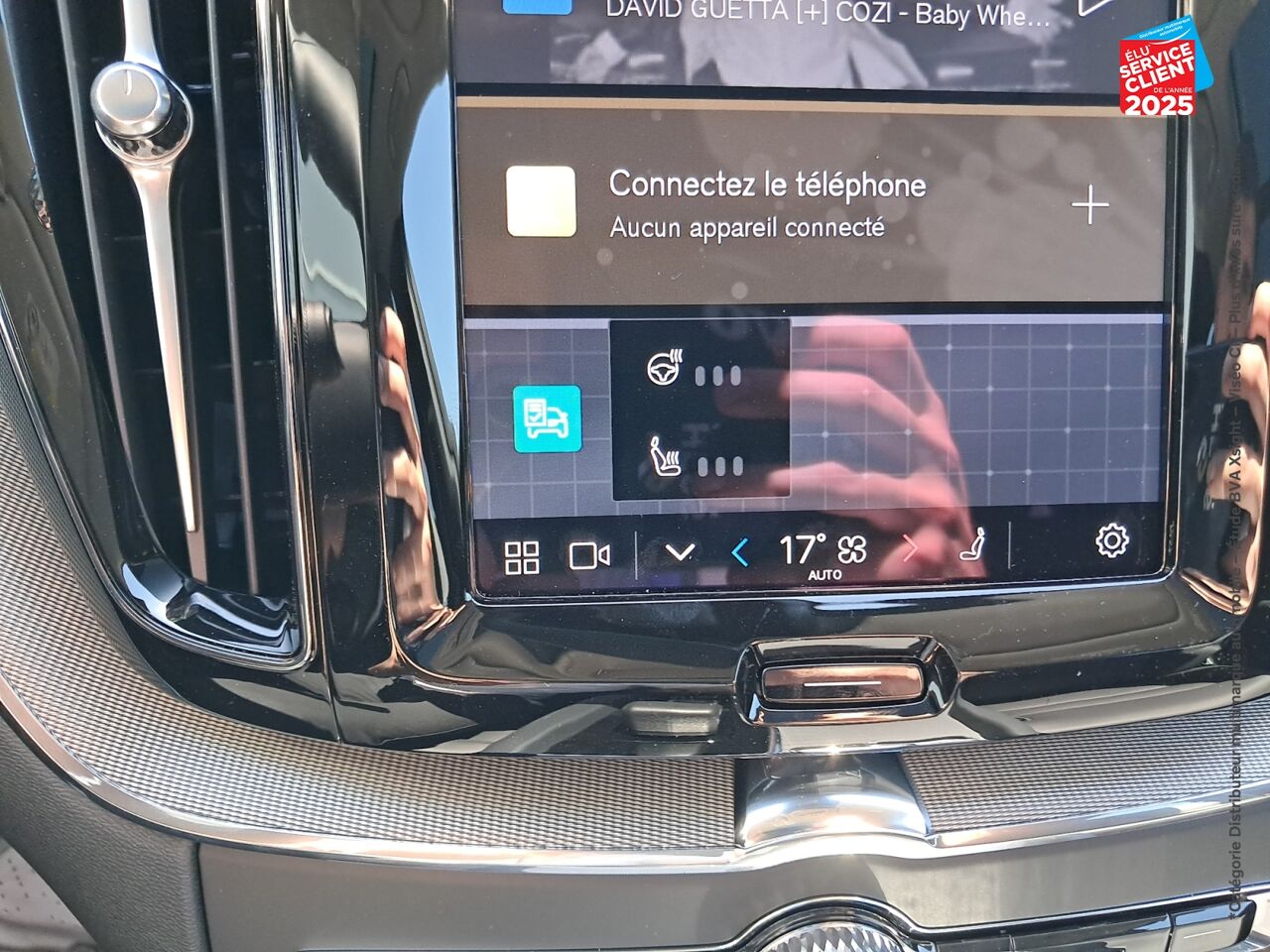 Véhicule d'occasion VOLVO XC60 T6 HYBRIDE RECHARGEABLE 253 + 145CH ULTRA STYLE DARK GEARTRONIC 8 AWD chez BMW Lons le Saunier