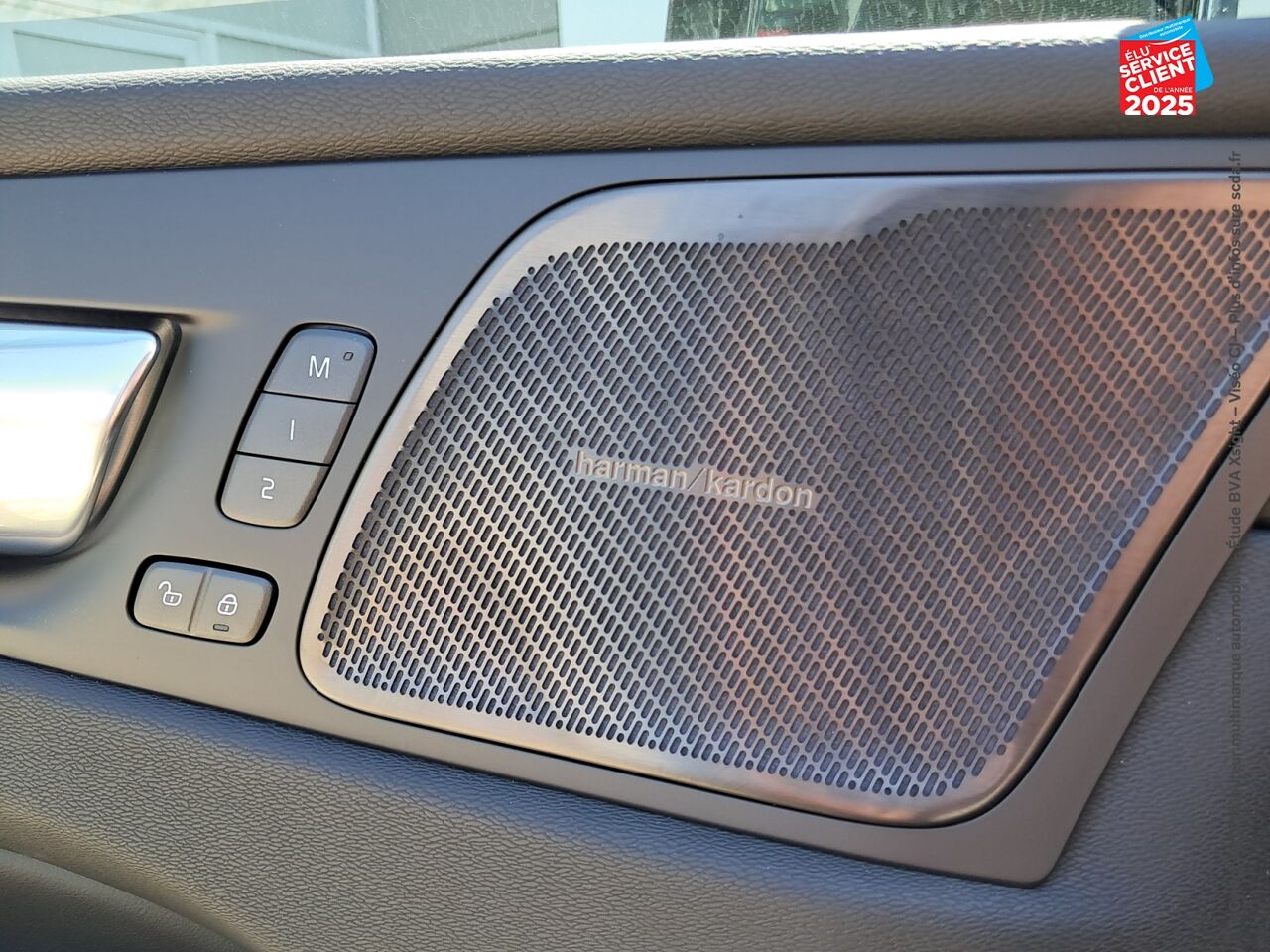 Véhicule neuf VOLVO XC60 T6 HYBRIDE RECHARGEABLE 253 + 145CH ULTRA STYLE DARK GEARTRONIC 8 AWD chez Volvo Strasbourg