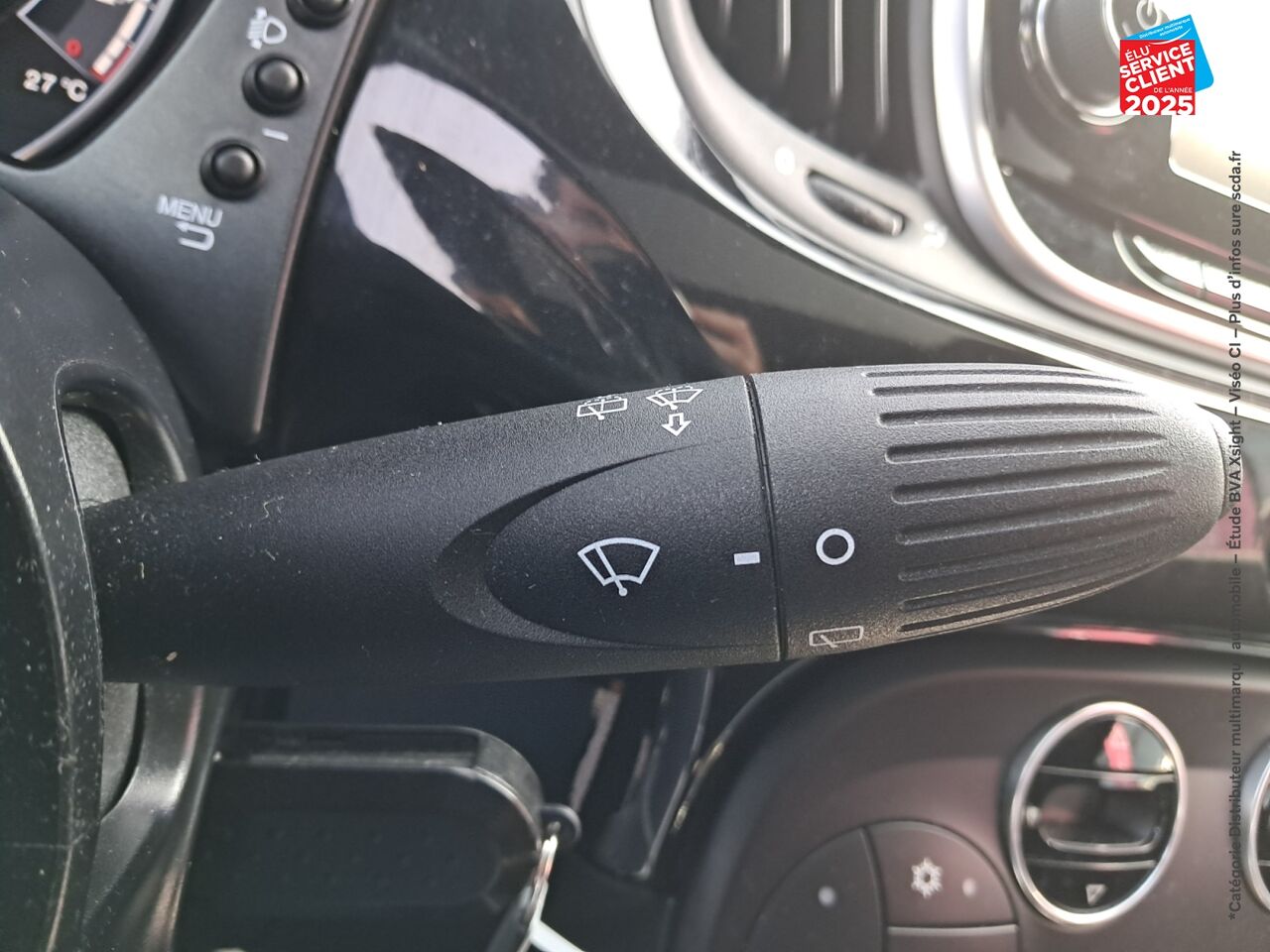 Véhicule d'occasion ABARTH 500 1.4 TURBO T-JET 145CH 595 MY17 BVA TOUVRANT GPS chez MINI Lons-Le-Saunier
