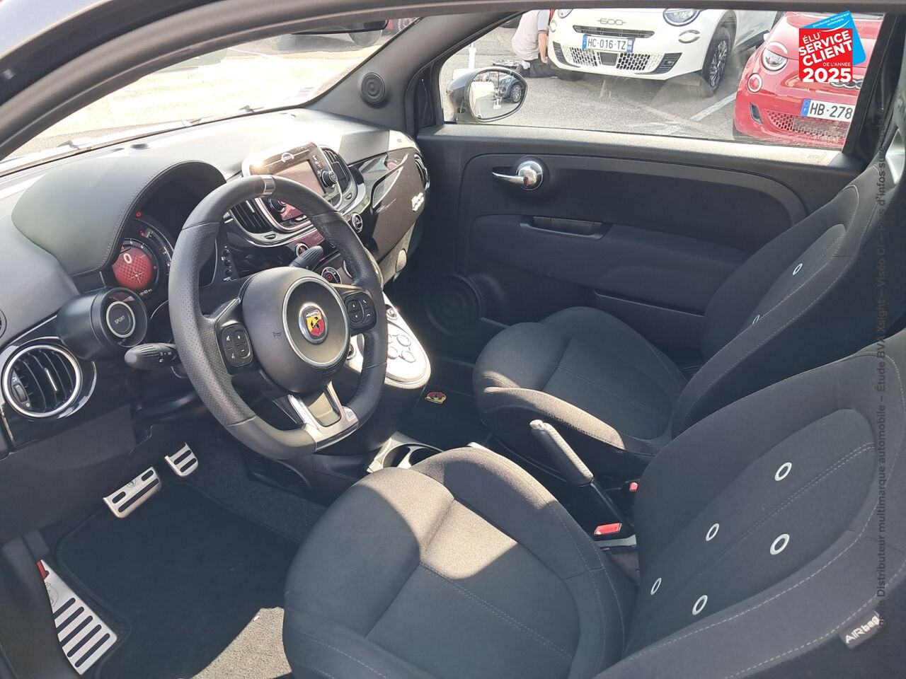 Véhicule d'occasion ABARTH 500 1.4 TURBO T-JET 145CH 595 MY17 BVA TOUVRANT GPS chez MINI Lons-Le-Saunier