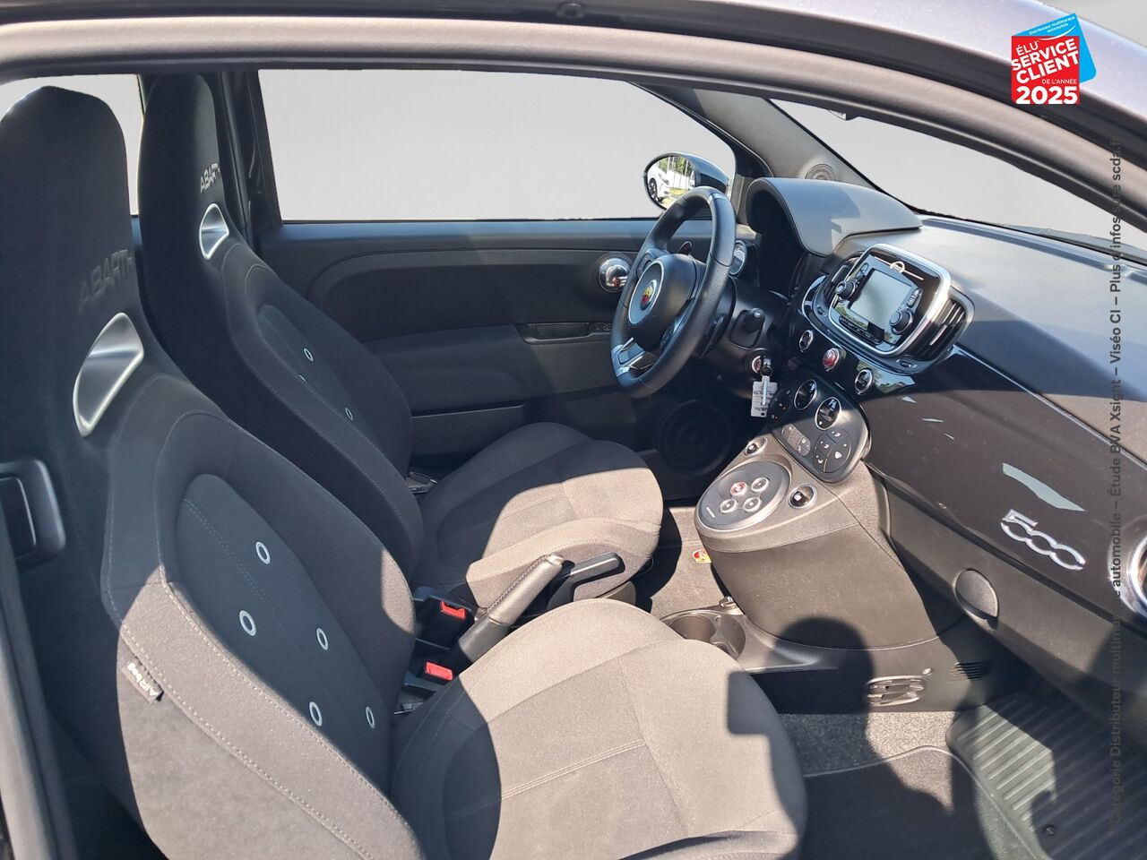 Véhicule d'occasion ABARTH 500 1.4 TURBO T-JET 145CH 595 MY17 BVA TOUVRANT GPS chez MINI Lons-Le-Saunier