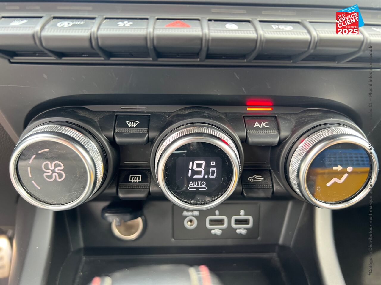 Véhicule d'occasion RENAULT ARKANA 1.3 TCE MILD HYBRID 140CH RS LINE EDC -22 chez Peugeot Charleville