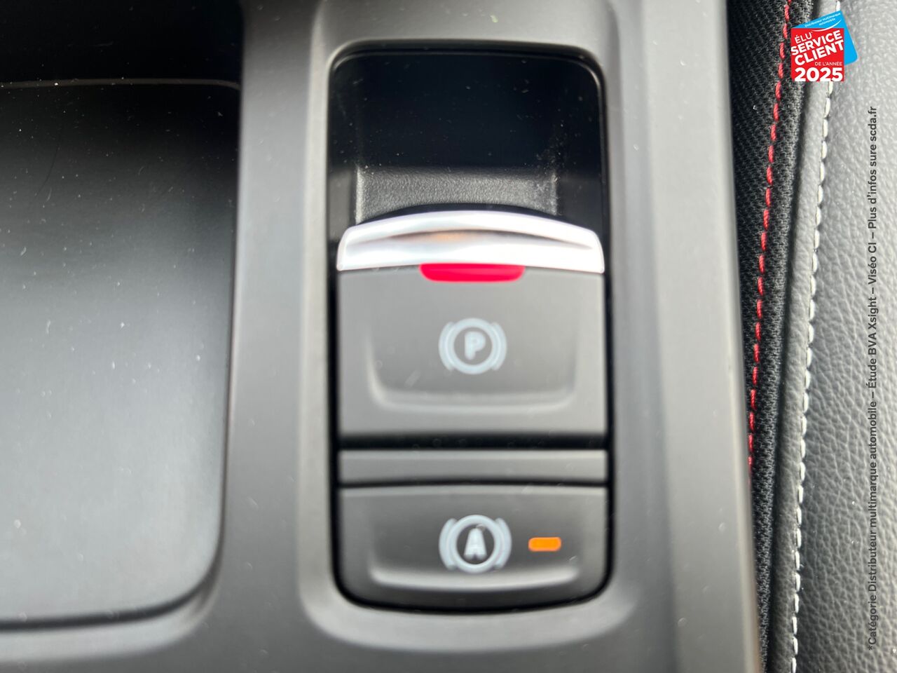 Véhicule d'occasion RENAULT ARKANA 1.3 TCE MILD HYBRID 140CH RS LINE EDC -22 chez Peugeot Charleville