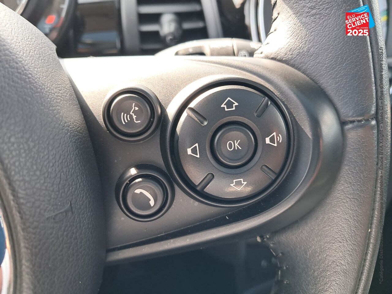 Véhicule d'occasion MINI MINI COOPER 136CH EDITION GREENWICH 115G TPANO GPS RADAR AR chez Volvo Epernay
