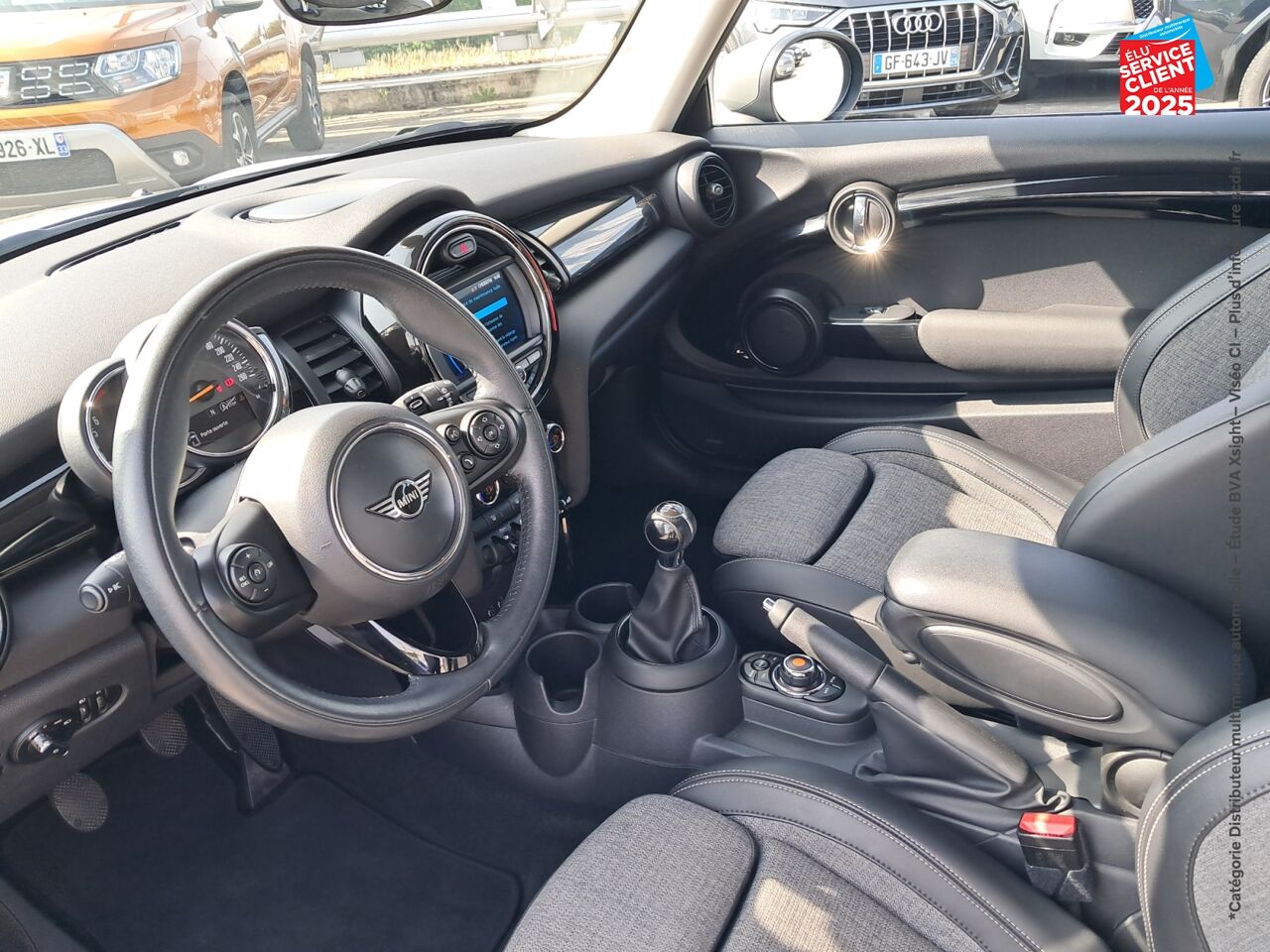 Véhicule d'occasion MINI MINI COOPER 136CH EDITION GREENWICH 115G TPANO GPS RADAR AR chez Volvo Epernay