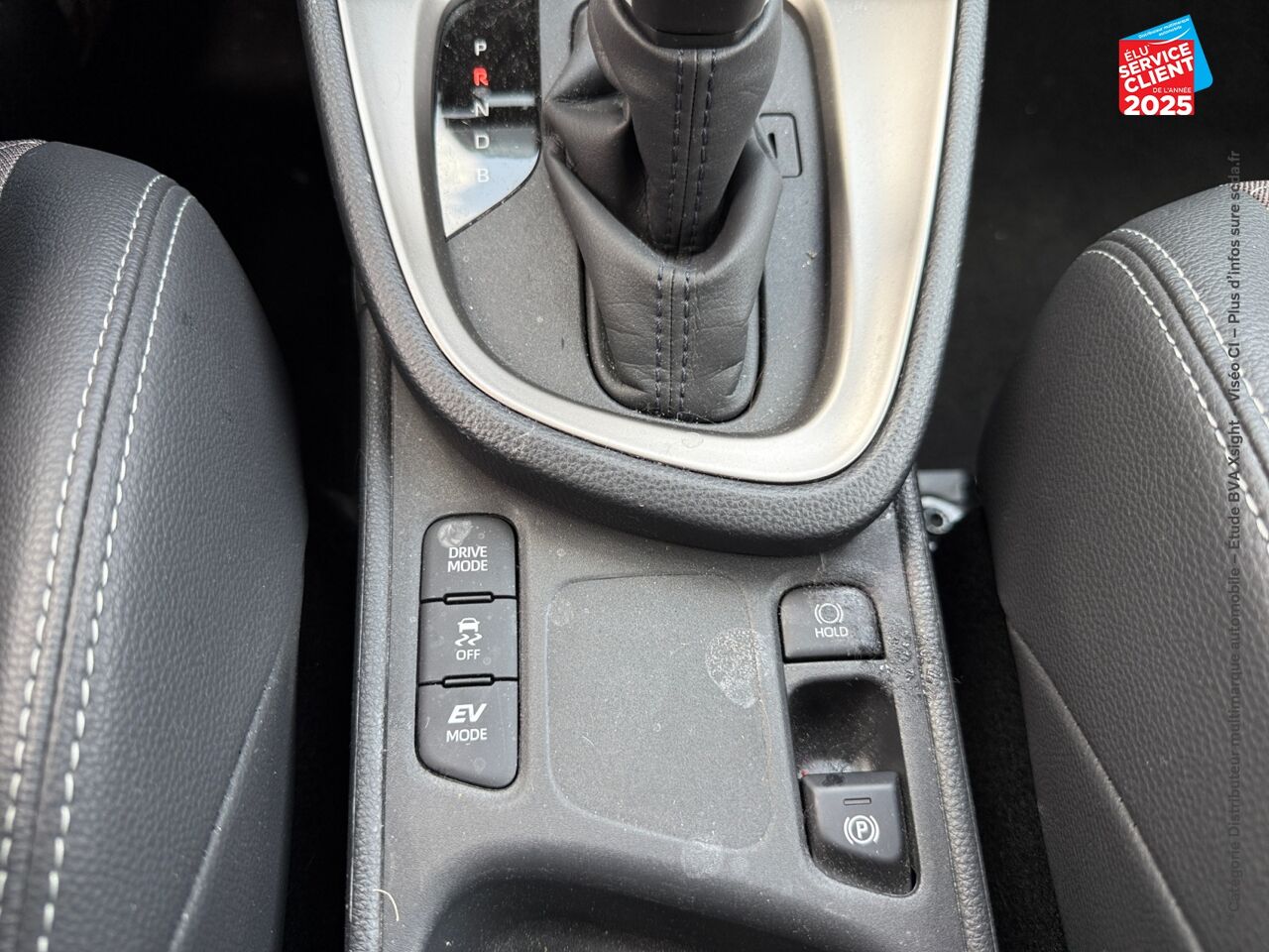 Véhicule d'occasion TOYOTA YARIS CROSS 116H COLLECTION MY22 chez Renault Saint-Louis