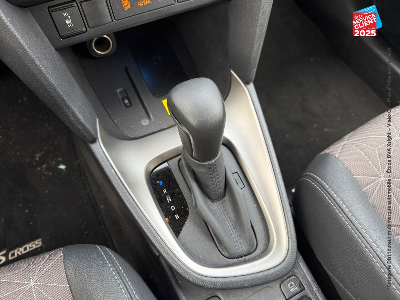 Véhicule d'occasion TOYOTA YARIS CROSS 116H COLLECTION MY22 chez Renault Saint-Louis